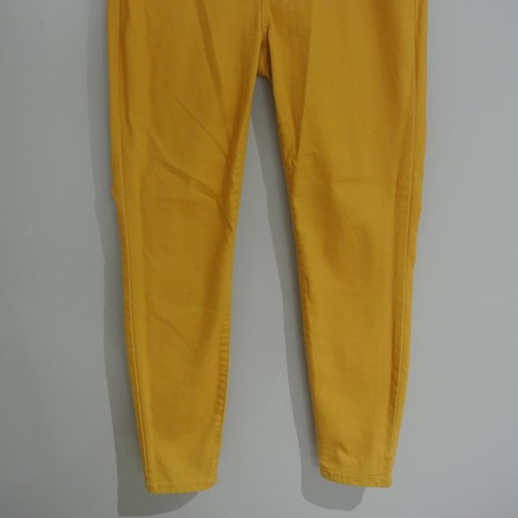 Yellow pants - Picture 2 of 5